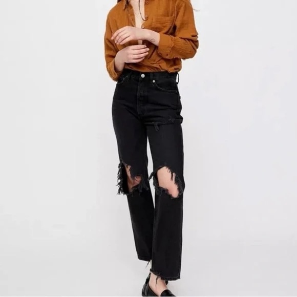 BDG Women's High Rise Relaxed Straight Black Distressed Jeans - Picture 1 of 9